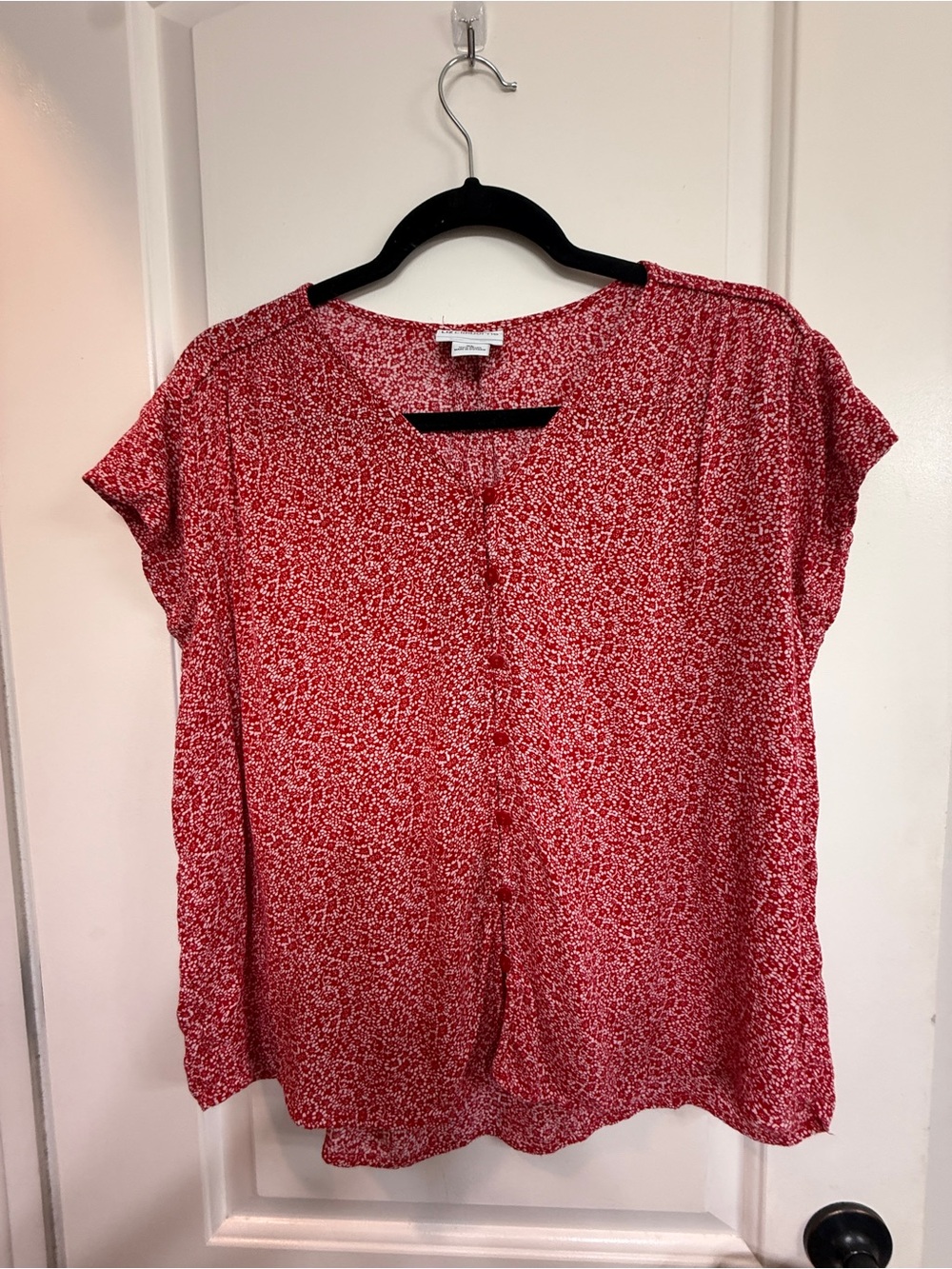 Liz Claiborne Red Micro Floral Short-Sleeve Button Front Blouse